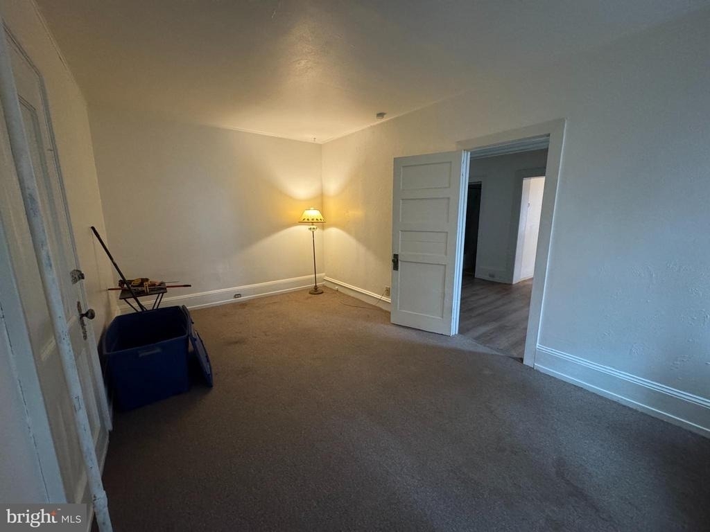 261 N York Street - Photo 3