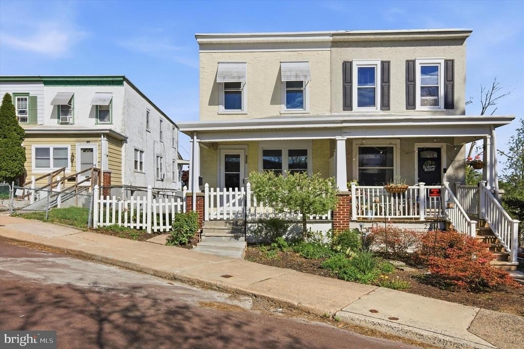 226 N Warren Street - Photo 0