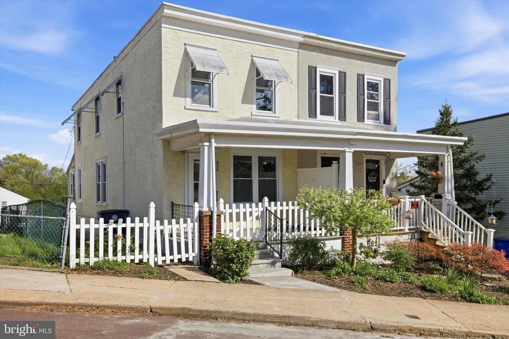 226 N Warren Street - Photo 1