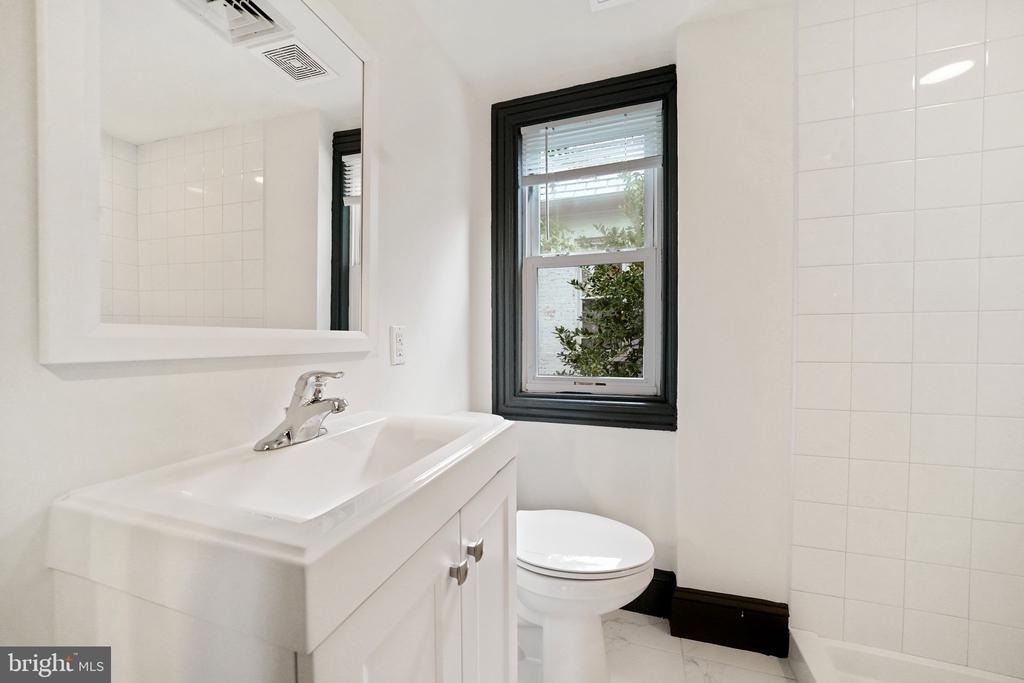 119 S Broad Street - Photo 3