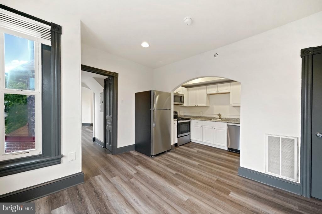 119 S Broad Street - Photo 1