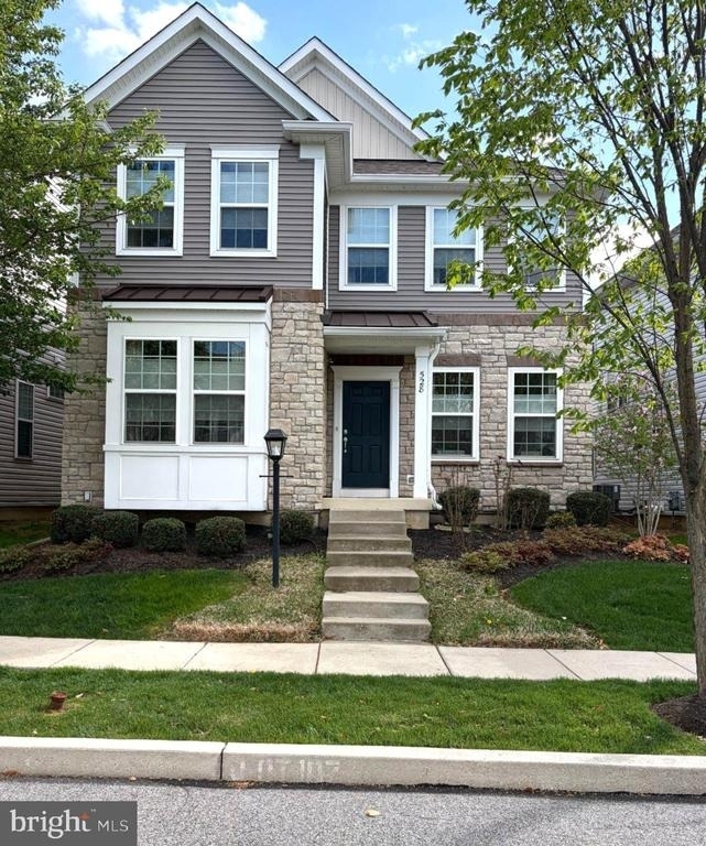 528 Kerry Court - Photo 0