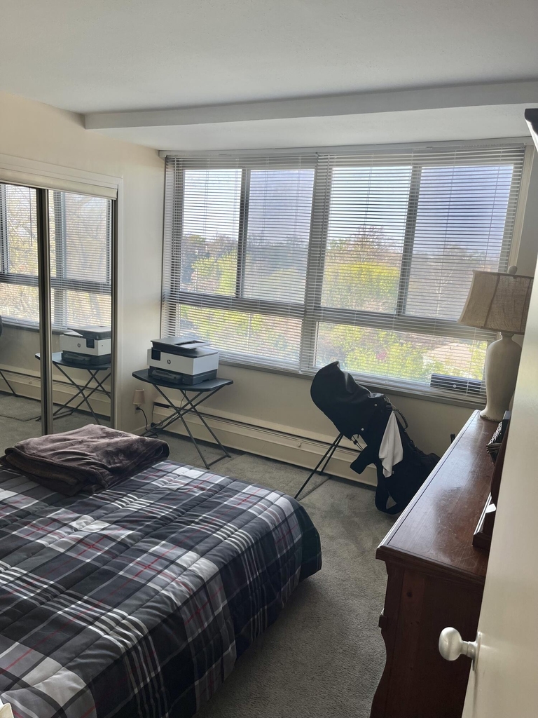 8900 E Jefferson Avenue - Photo 9