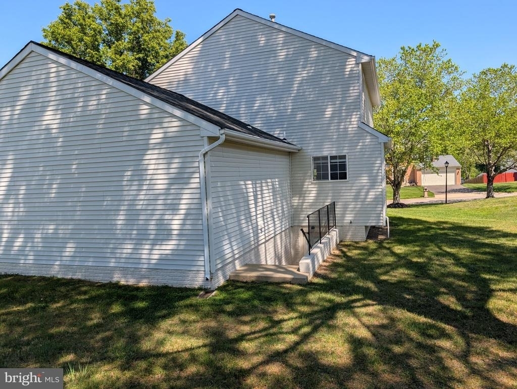 4411 Sutherland Circle - Photo 15