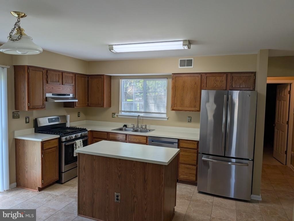 4411 Sutherland Circle - Photo 1