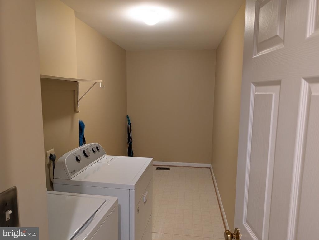 4411 Sutherland Circle - Photo 4
