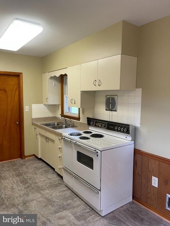 1670 Florence Road - Photo 10