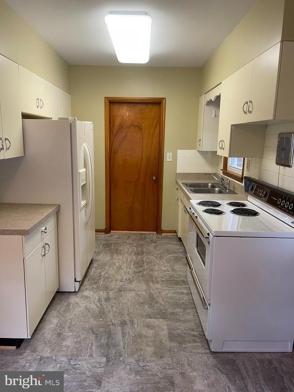 1670 Florence Road - Photo 12