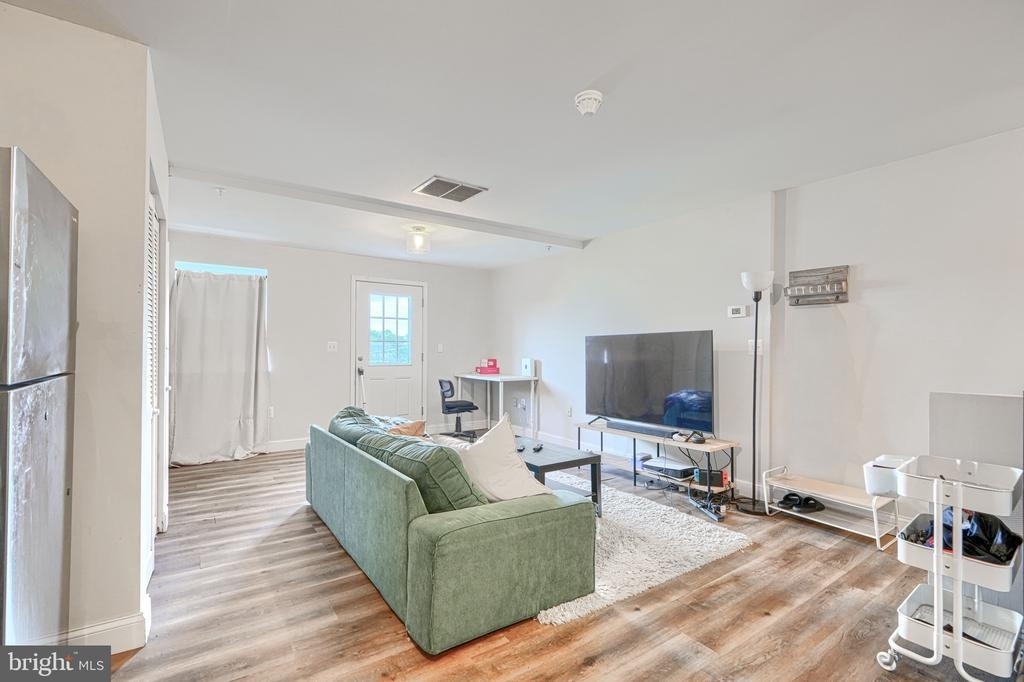 1729 Guilford Avenue - Photo 5