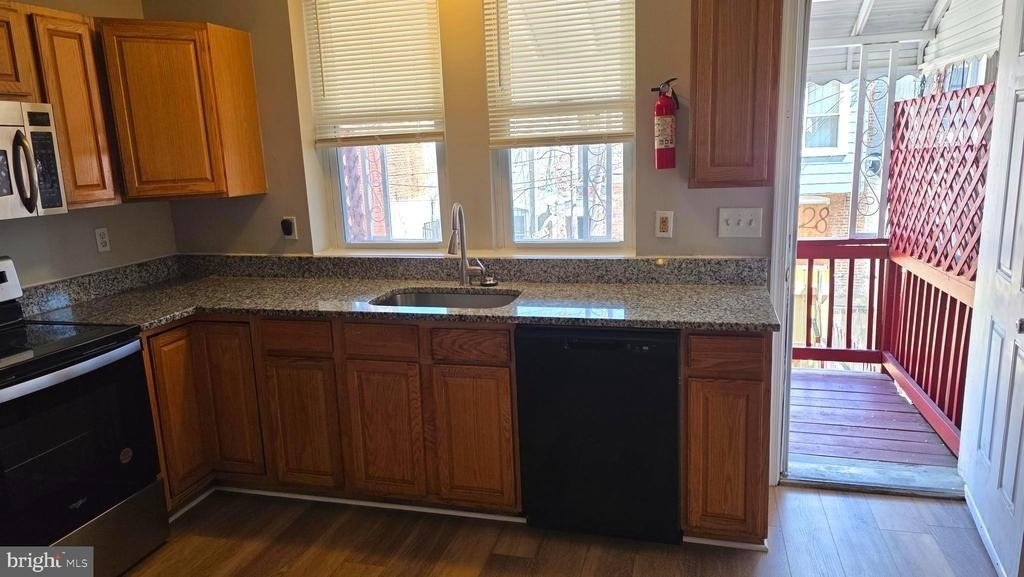 539 N Luzerne Avenue - Photo 5