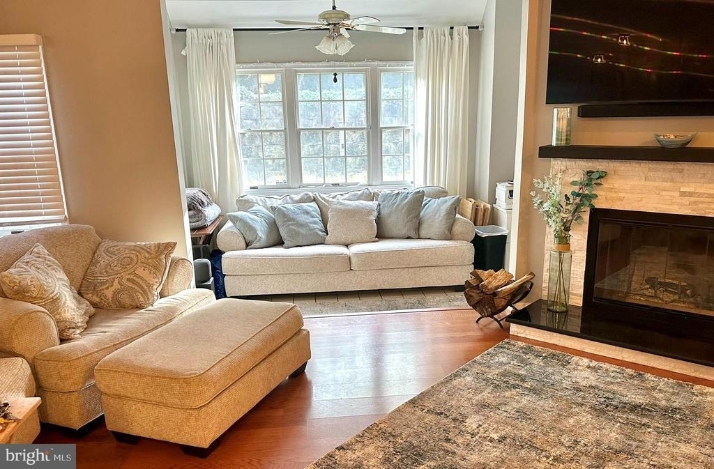 2700 Summerview Way - Photo 4