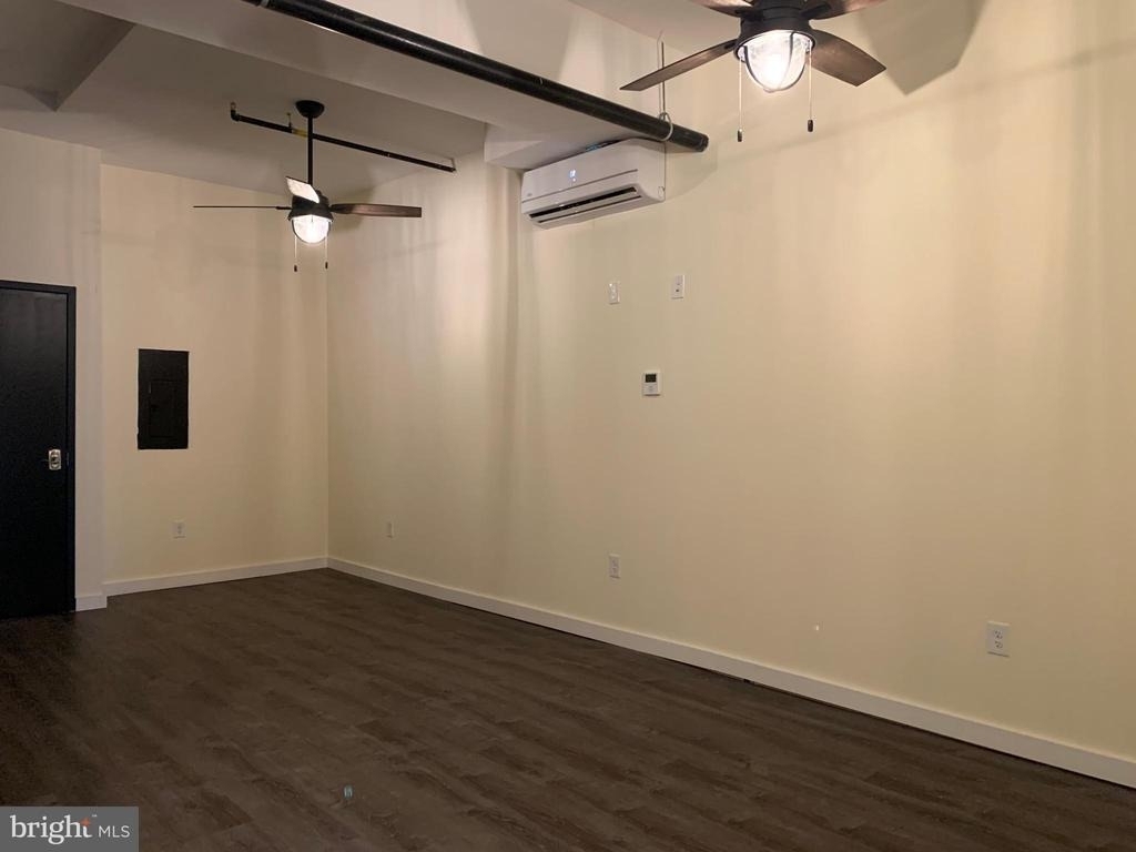 833 N Market Street - Photo 2