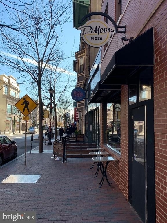 833 N Market Street - Photo 12