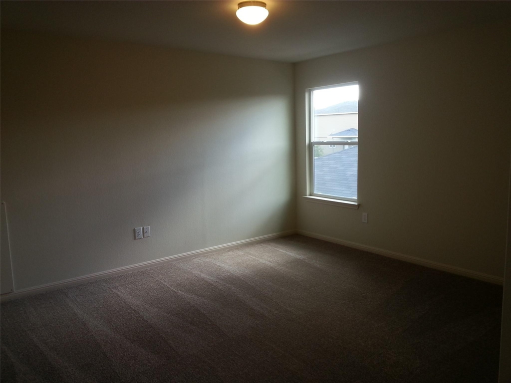 2504 Mcdonald Way - Photo 3