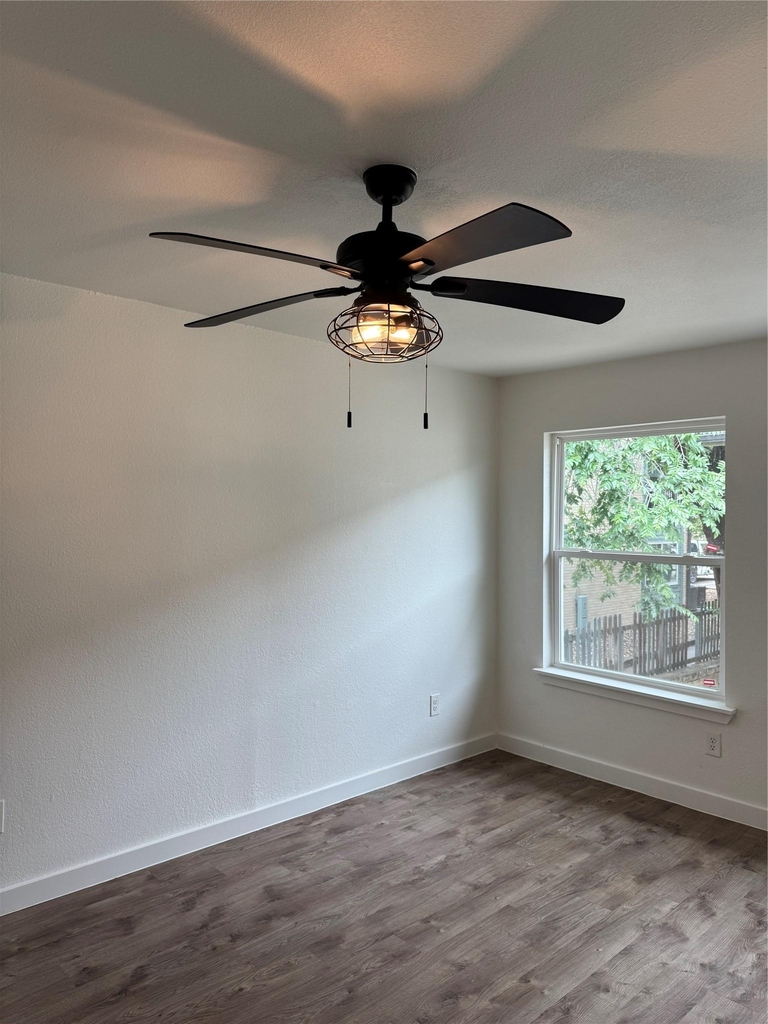 2124 Burton Dr - Photo 10