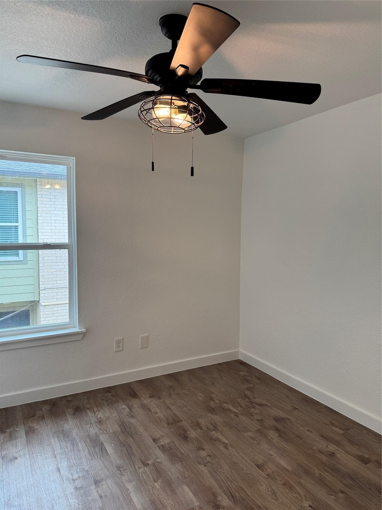 2124 Burton Dr - Photo 13