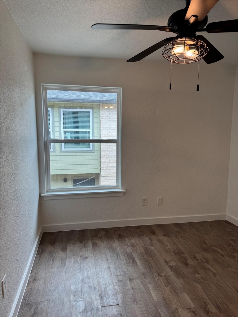 2124 Burton Dr - Photo 14