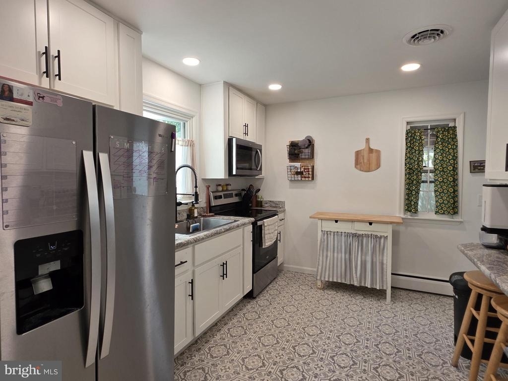 4 Carolee Drive - Photo 8
