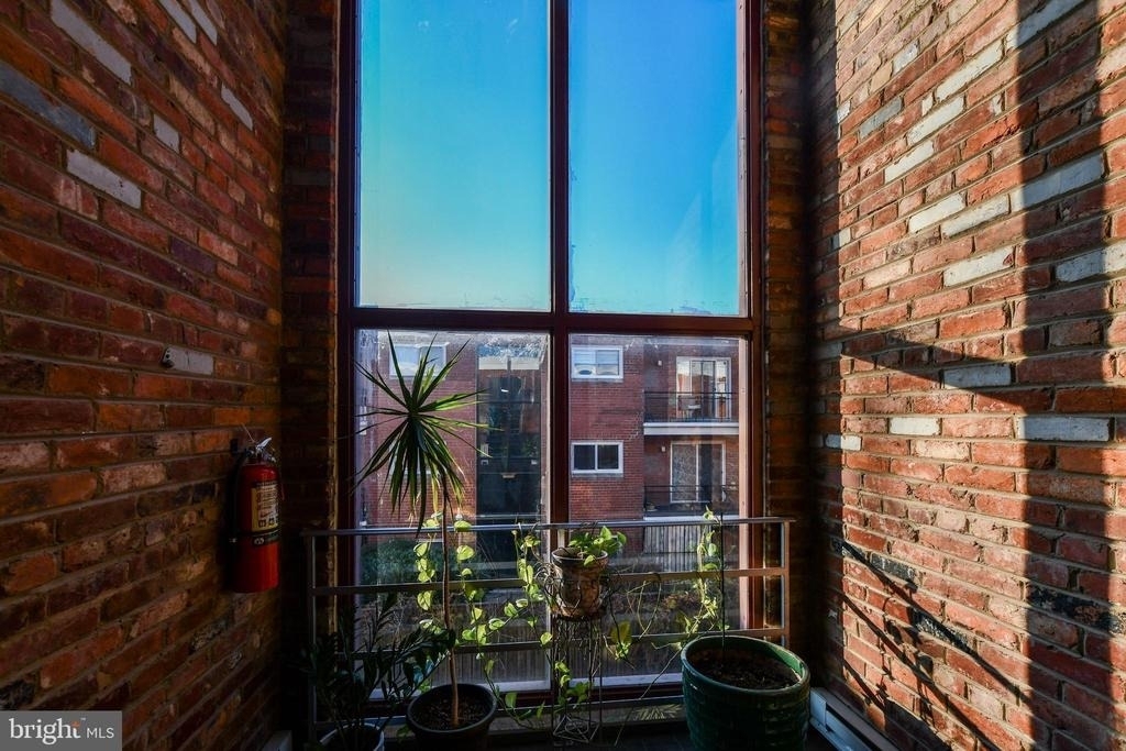 1386 Bryant Street Ne - Photo 3