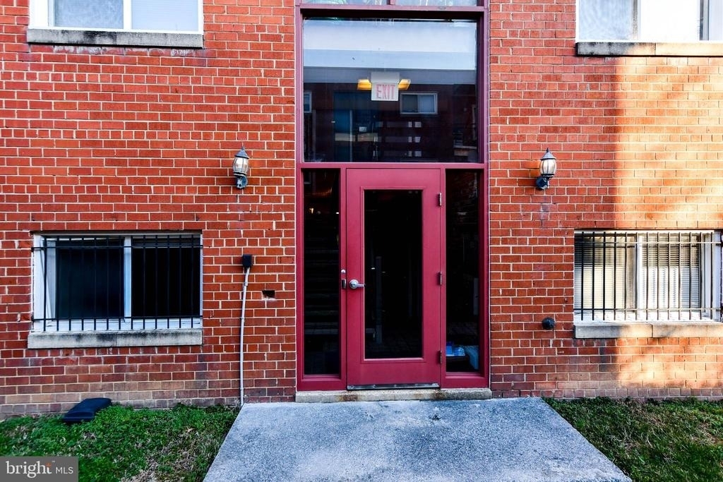 1386 Bryant Street Ne - Photo 1