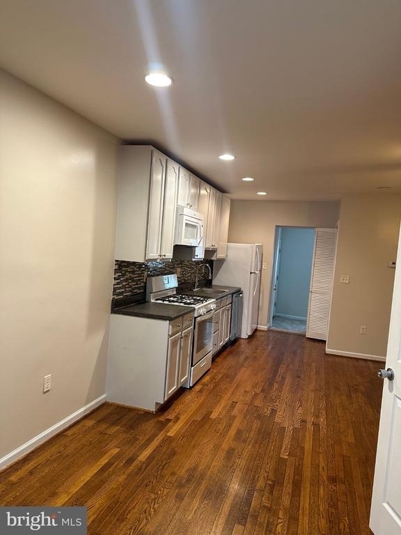 1913 Rosedale Street Ne - Photo 8