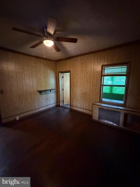 1919 16th Street Se - Photo 2