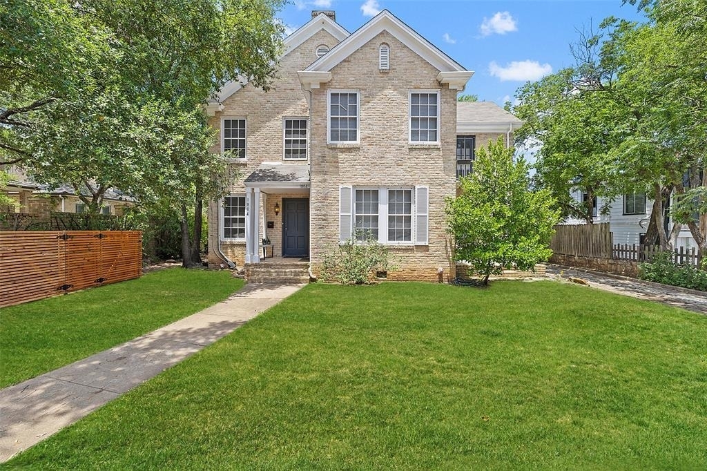 1804 Pearl St - Photo 0