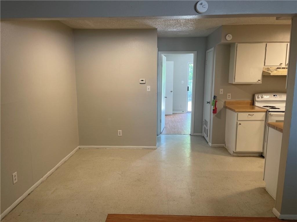1085 Linde Ave - Photo 2
