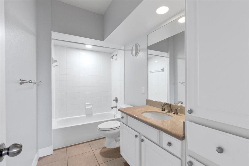 7701 Rialto Blvd - Photo 24