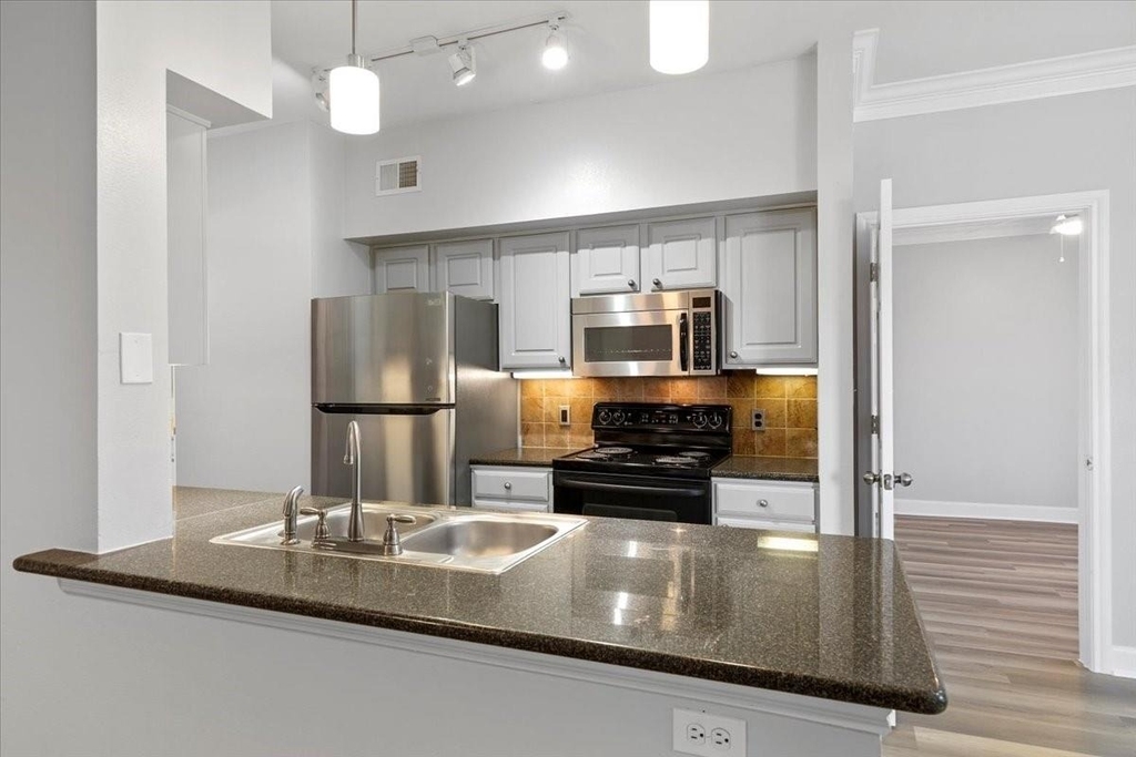 7701 Rialto Blvd - Photo 6