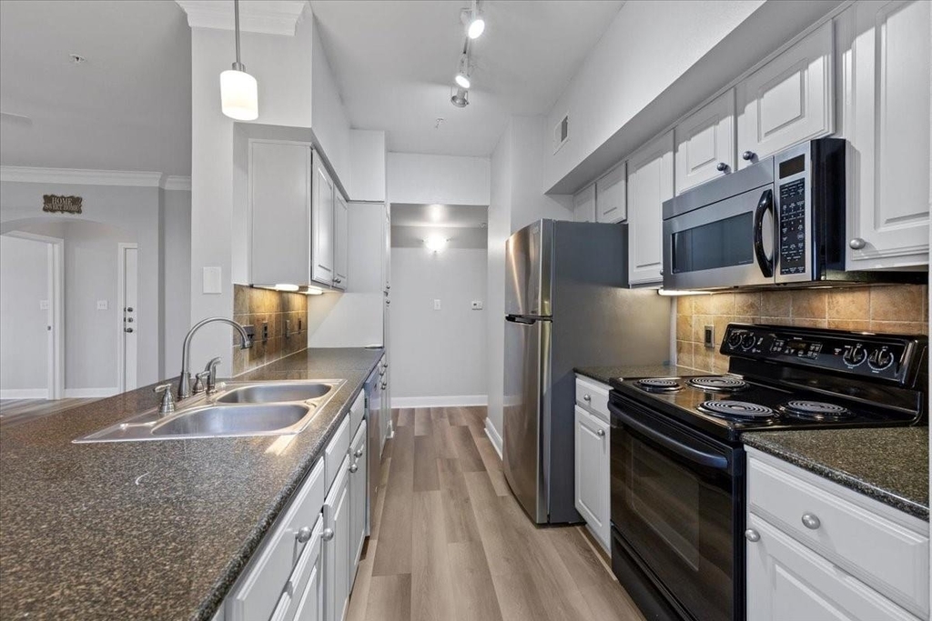 7701 Rialto Blvd - Photo 8