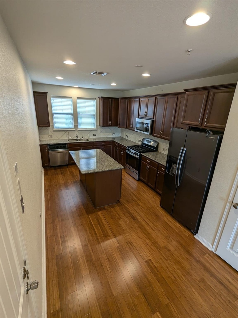 7220 Wyoming Springs Dr - Photo 3