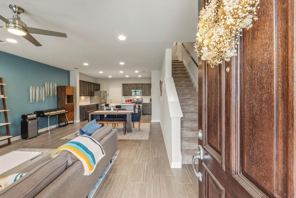 6814 E Riverside Dr - Photo 2