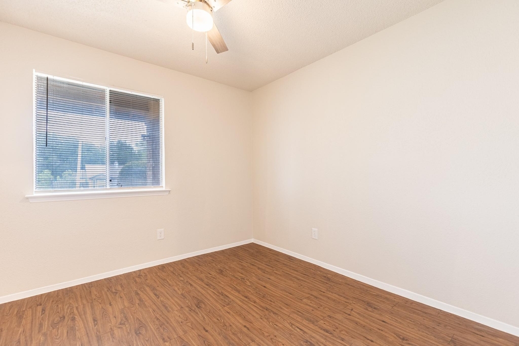 323 W William Cannon Dr - Photo 14