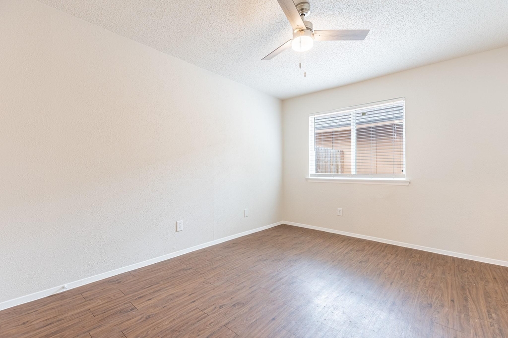 323 W William Cannon Dr - Photo 18