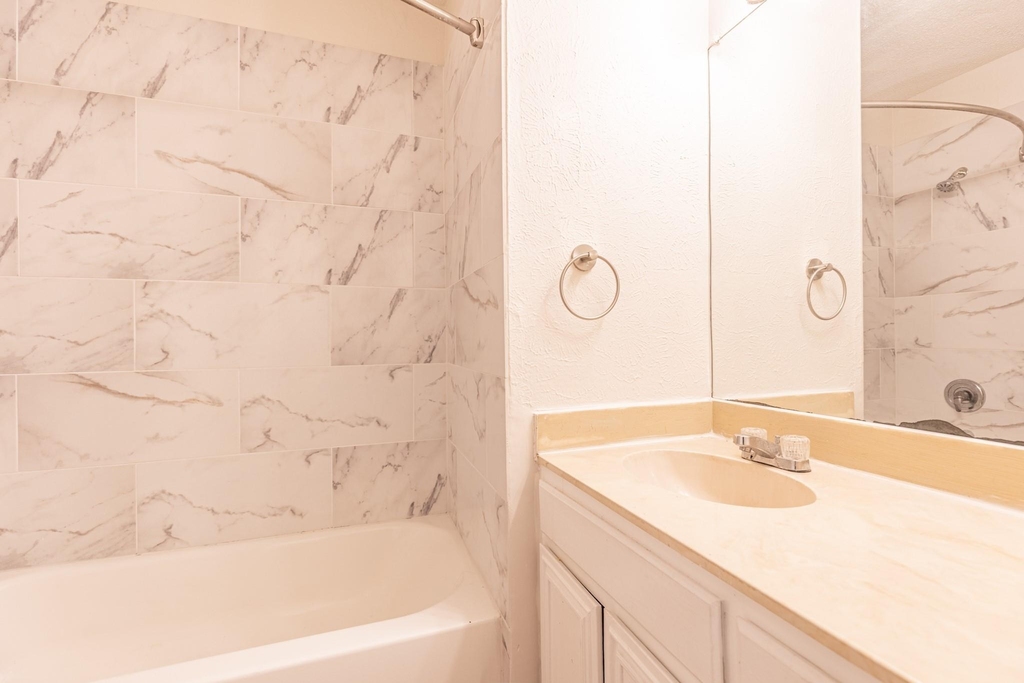 323 W William Cannon Dr - Photo 16