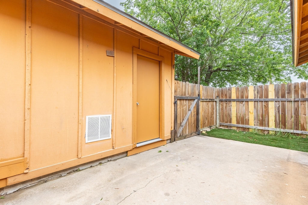323 W William Cannon Dr - Photo 23