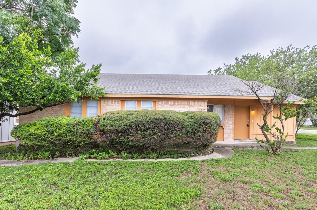 323 W William Cannon Dr - Photo 0