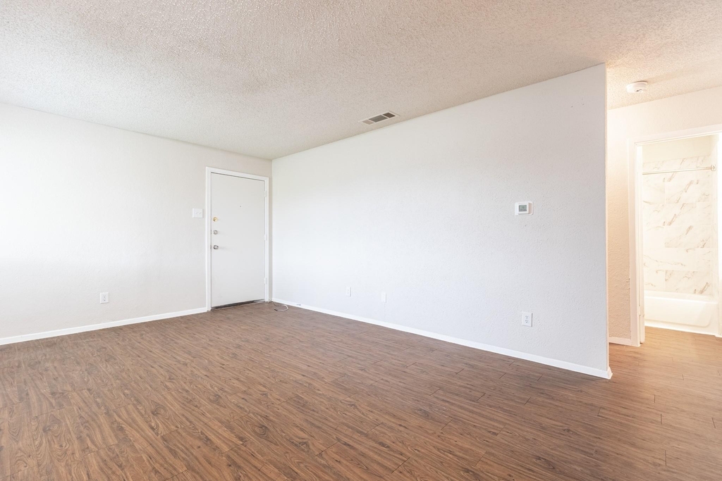 323 W William Cannon Dr - Photo 5
