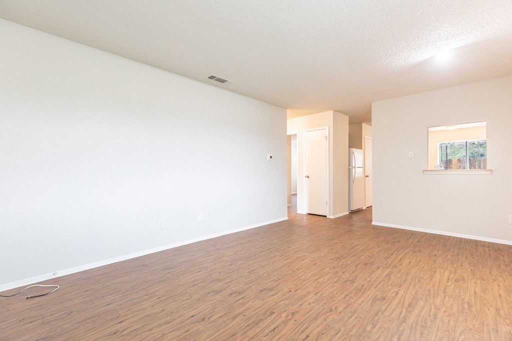 323 W William Cannon Dr - Photo 4