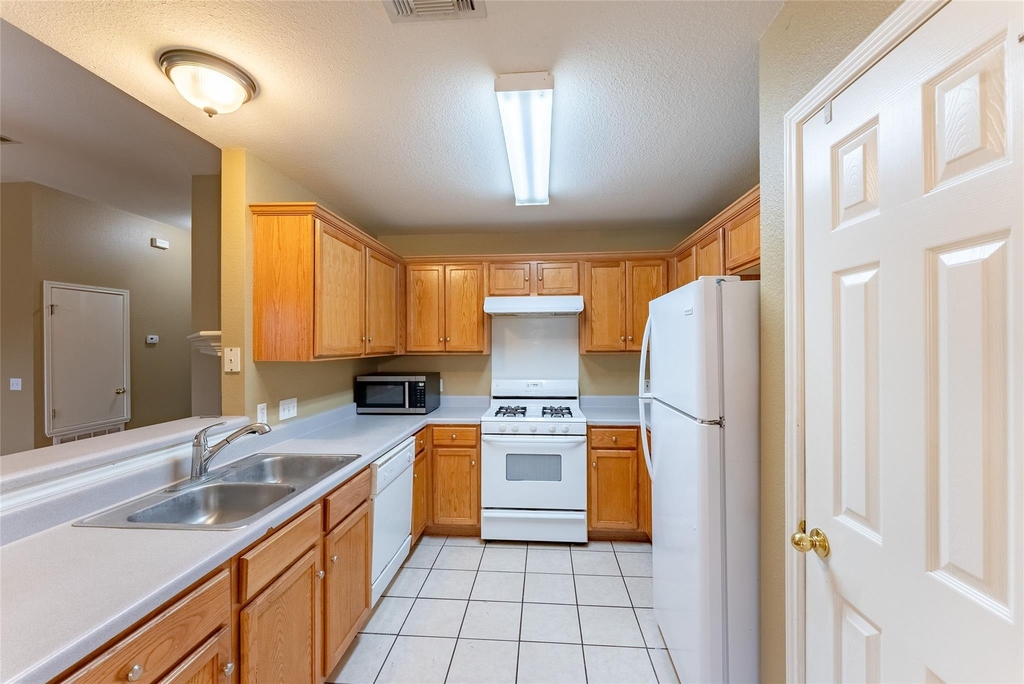 109 Granite Shoals Dr - Photo 17