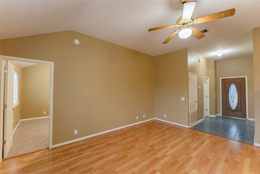 109 Granite Shoals Dr - Photo 3
