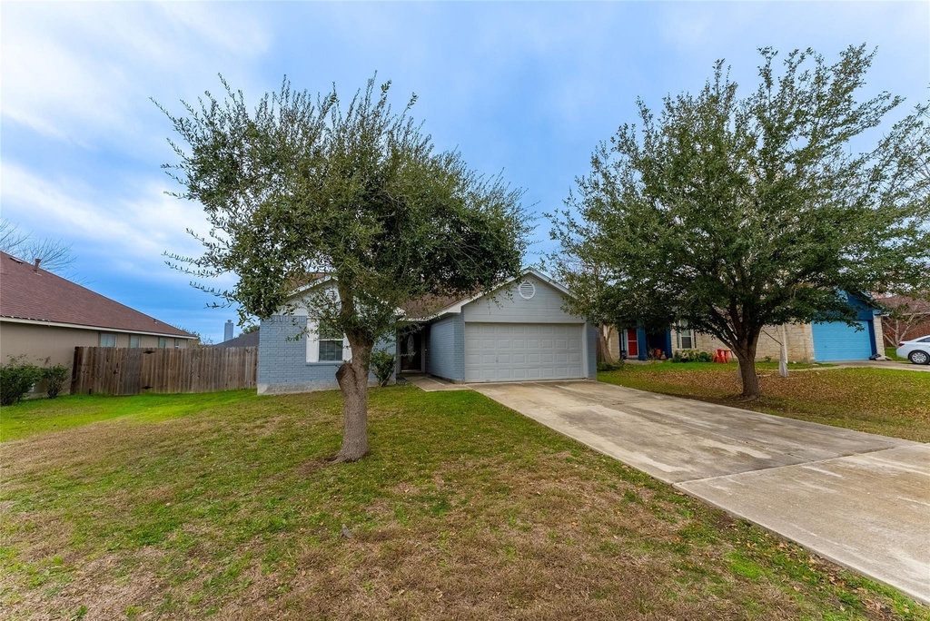 109 Granite Shoals Dr - Photo 1