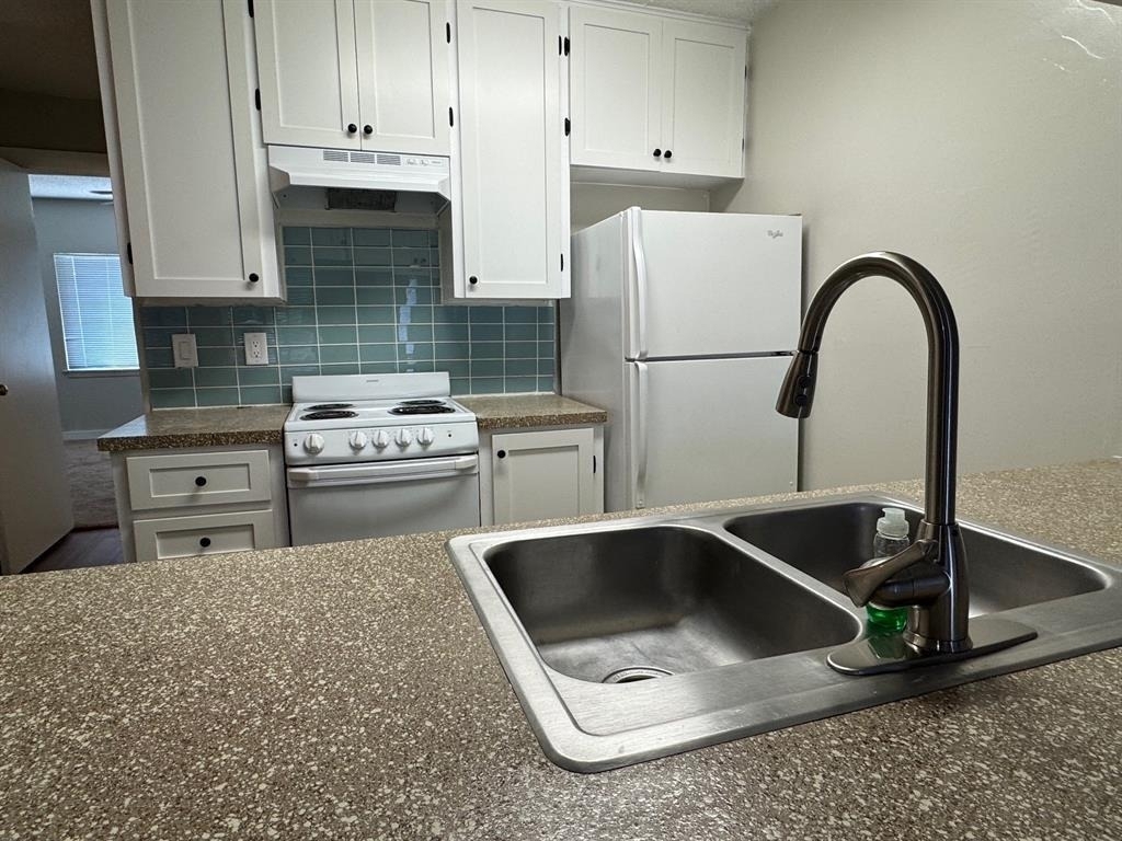 2408 Longview St - Photo 2