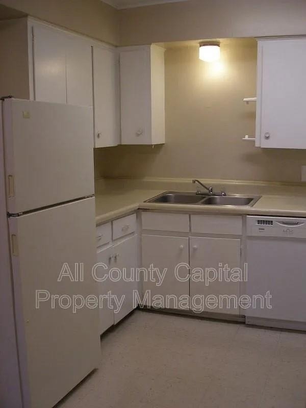 6508 S 1st St - Photo 5