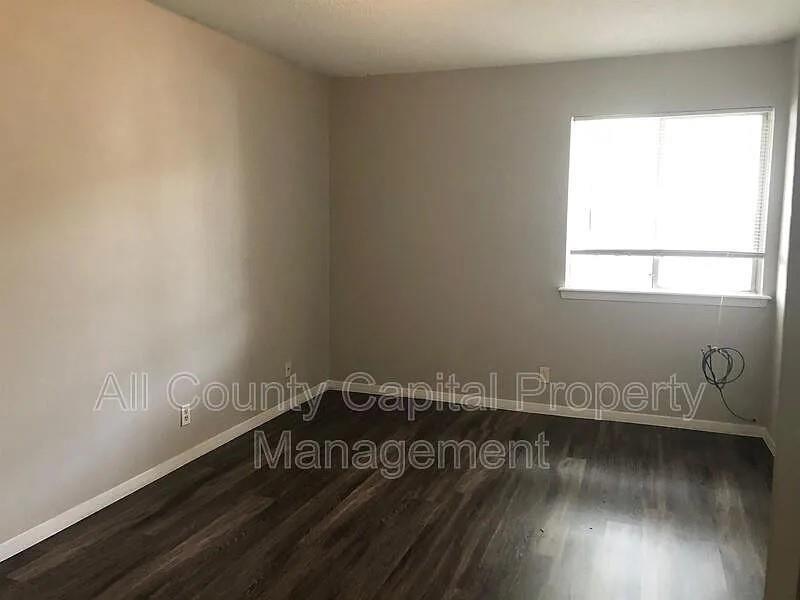 6508 S 1st St - Photo 4