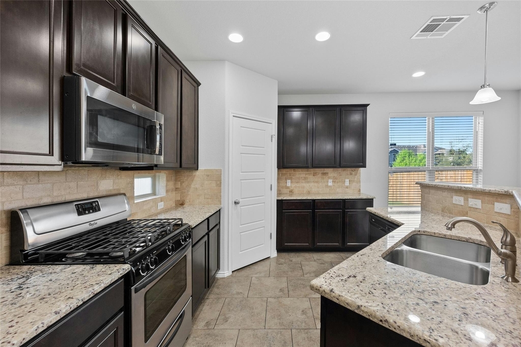 9924 Milla Cir - Photo 2