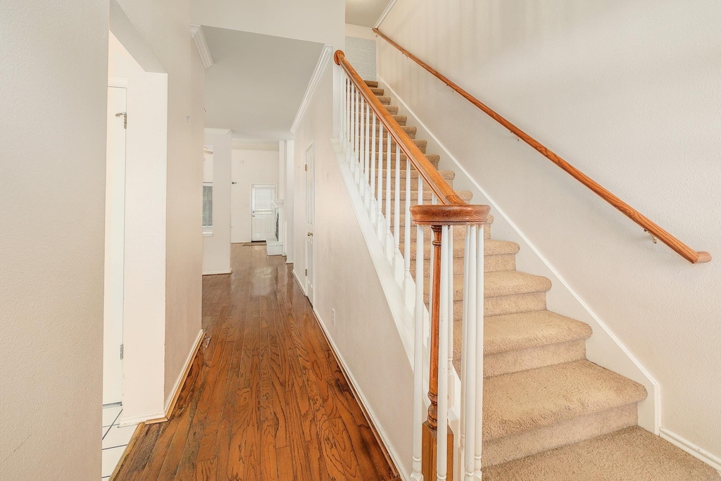 9401 Caracas Dr - Photo 17