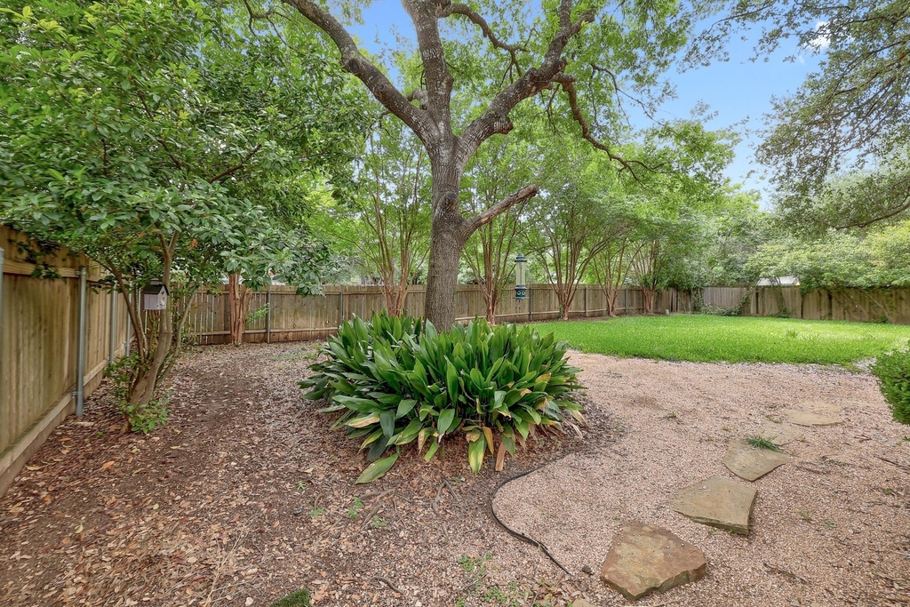 9401 Caracas Dr - Photo 31