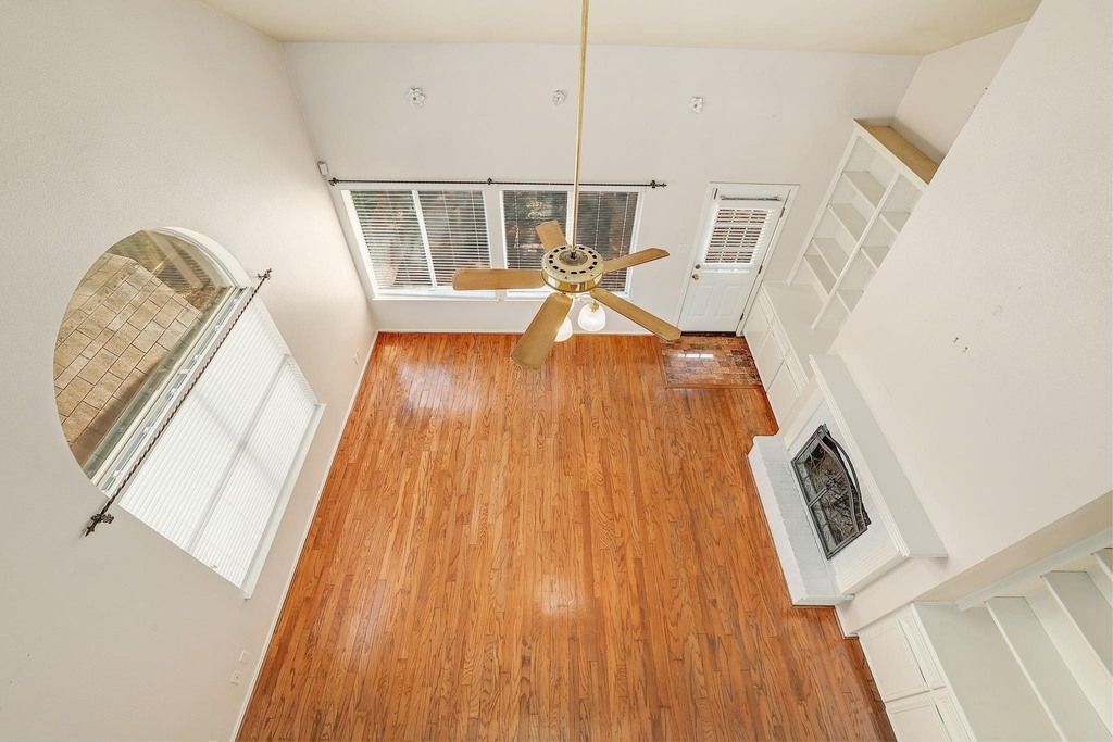 9401 Caracas Dr - Photo 5